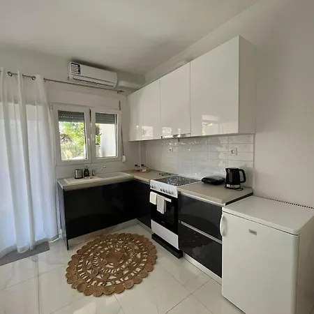 Apartment House In Diavata, Thessaloniki, Greece *