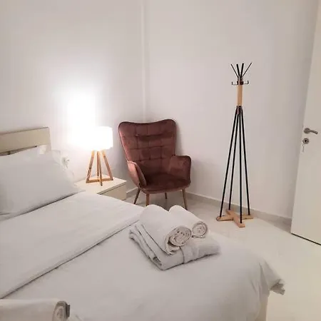 Apartment House In Diavata, Thessaloniki, Greece *