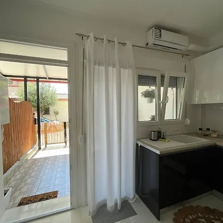 Appartement House In Diavata, Thessaloniki, Greece *